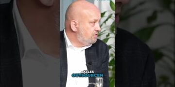 IT Outsourcing: Zukunft oder Risiko für Unternehmen? #shorts